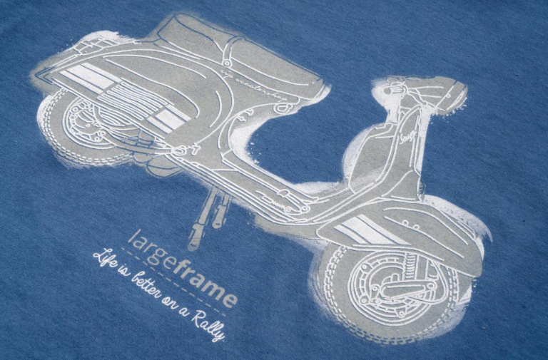 Camiseta "La vida es mejor en un Rally", hombre azul