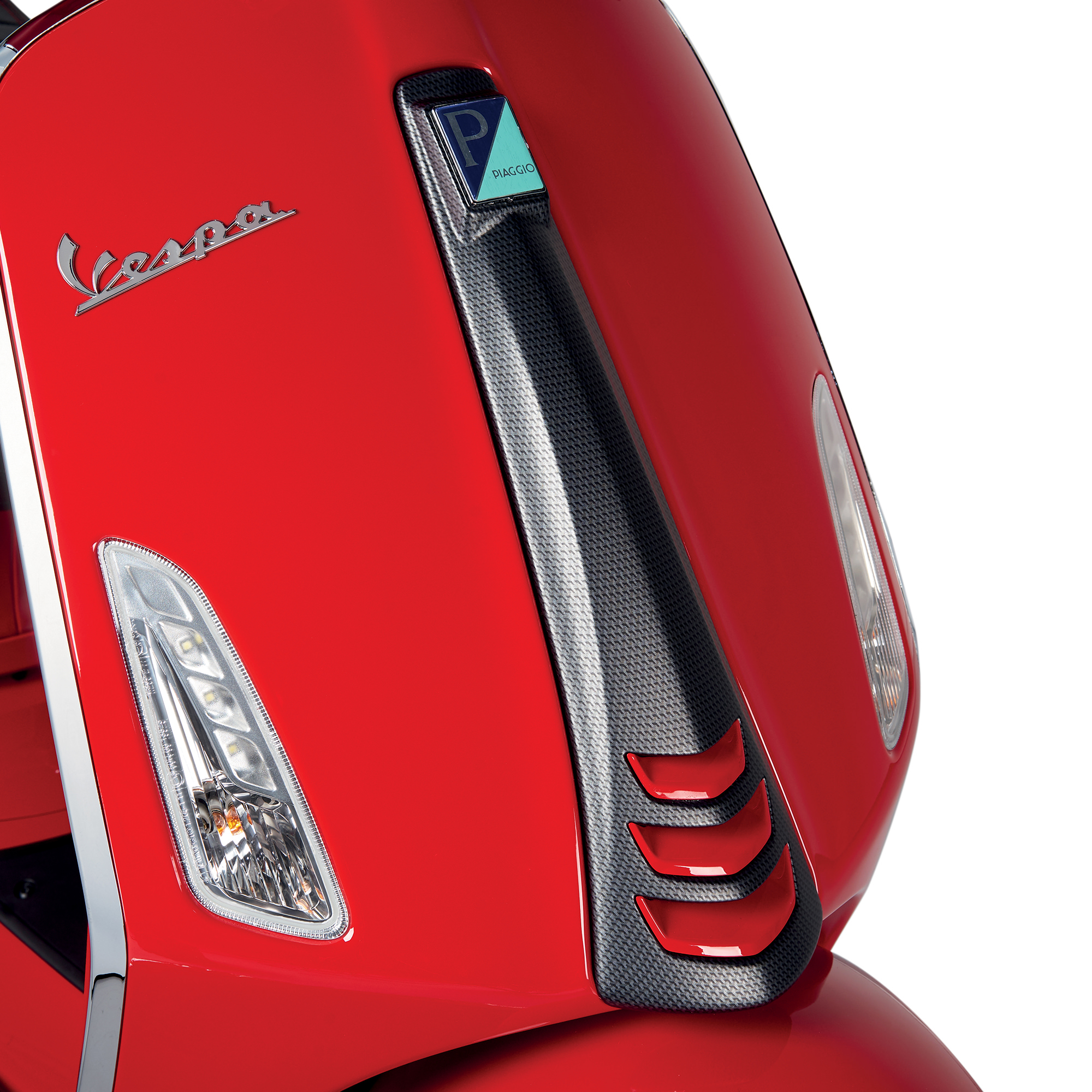 Cubre escudo delantero (cascada) en look carbono para Vespa Sprint